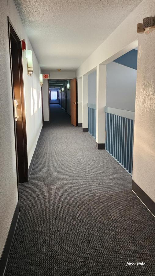 The Oasis Hotel & Bar Sheboygan Falls 外观 照片