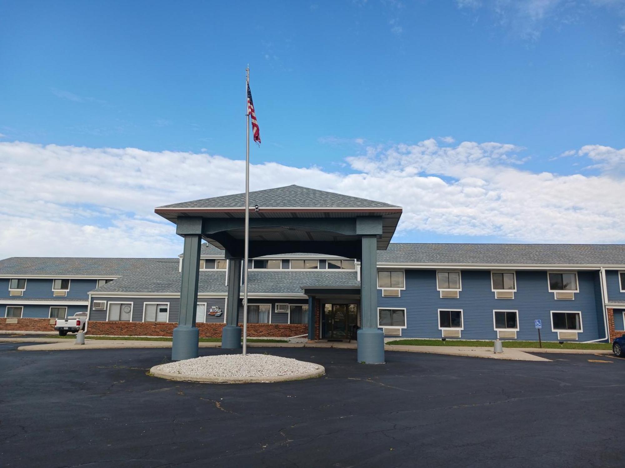The Oasis Hotel & Bar Sheboygan Falls 外观 照片